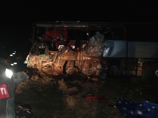 6 человек погибли в ДТП на границе с Астраханской областью