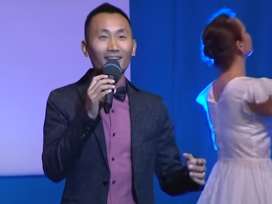 Вьетнамский певец резко похудел, но не успел пройти обследование