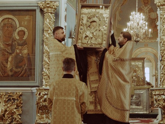 Список чудотворной иконы Феодоровской Богоматери для Казахстана освятили в Костроме