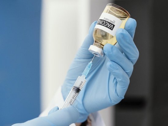 Гинцбург назвал оптимальный срок для повторной вакцинации от COVID-19