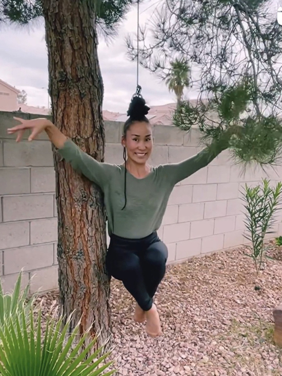 Как тренироваться в декрете: бурятская гимнастка удивила соцсети