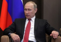 Президент РФ Владимир Путин поручил правительству оказать поддержку регионам, в которых сложилась тяжелая ситуация с COVID-19