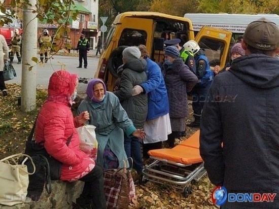 В Волгодонске перевернулась маршрутка с пассажирами