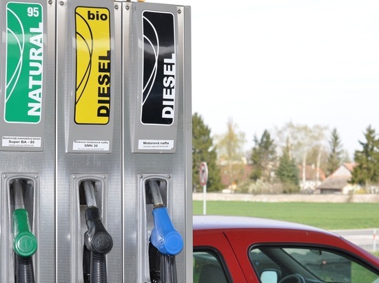 Цены на дизель и бензин в Германии побили очередной рекорд: сколько стоит топливо без налогов