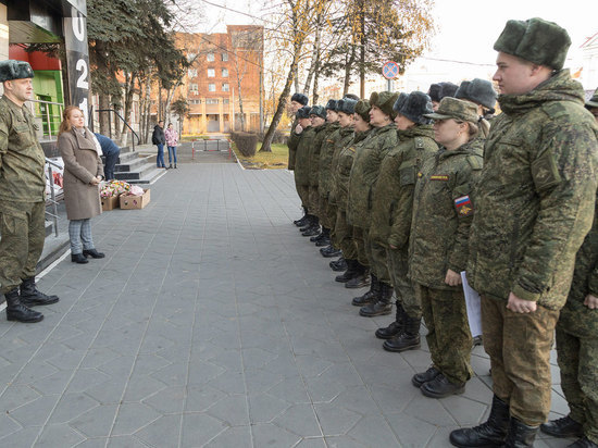 По инициативе Алексея Дюмина на помощь врачам ковидных госпиталей региона прибыли еще 35 военных медработников