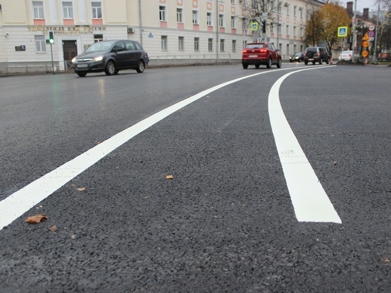 В Великом Новгороде заасфальтировали улицу Розважу