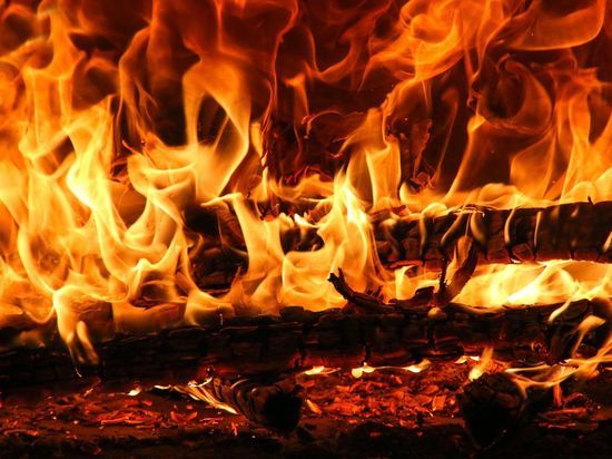 Между «Сказкой» и «Колоском»: пожар в Коряжме угрожал двум детсадам