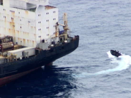 Моряки-североморцы предотвратили захват пиратами панамского судна