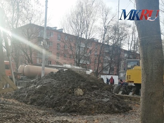 В Рязани на улице Великанова отключили воду из-за порыва водопровода