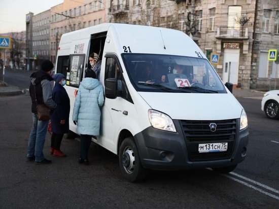 Водители автобусов в Чите массово нарушают антиковидные правила