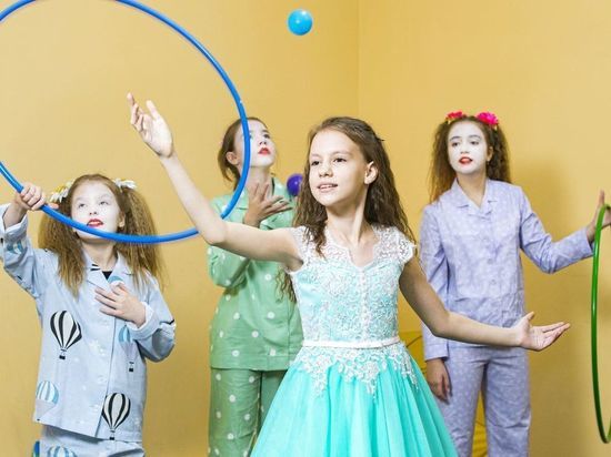 Омский НПЗ передал новое оборудование в детскую школу искусств