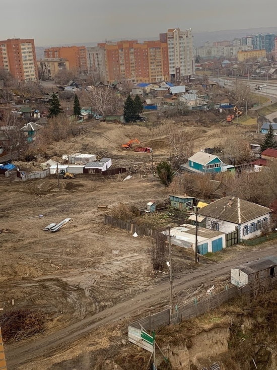 Из-за строительства дороги в микрорайоне Николаевка в Красноярске перенастроили светофоры