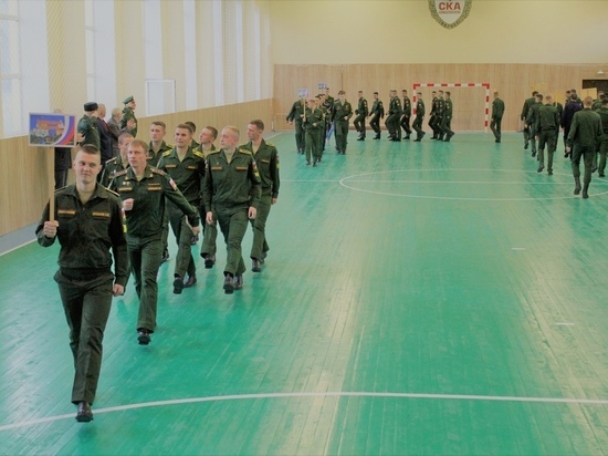 В Смоленске проходит спартакиада сухопутных войск по мини-футболу