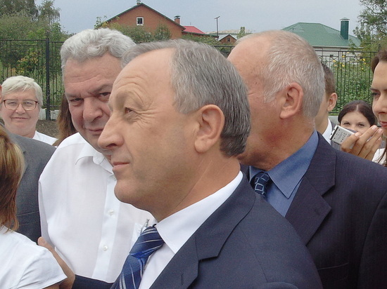 Валерий Радаев признался, какая у него зарплата и заявил, что слагает с себя полномочия губернатора Саратовской области