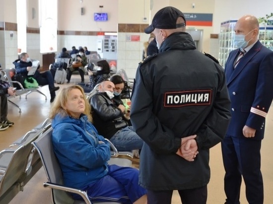 В Кирове начали ловить безмасочников на вокзале