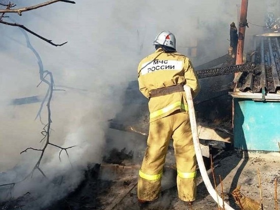 В Белгородской области при пожаре в летней кухне пострадала женщина