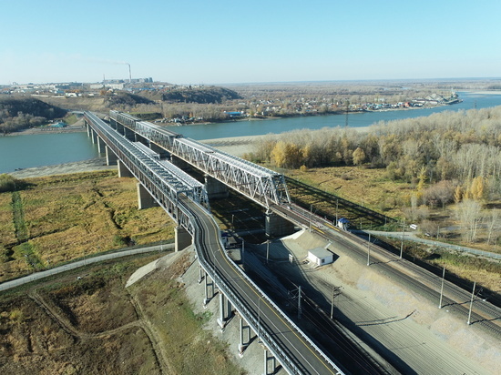 Старый стал самым новым: в Барнауле открыли движение по совмещенному мосту через Обь