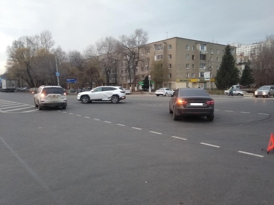 На улице Черновицкой в Рязани в ДТП пострадала водитель Hyundai