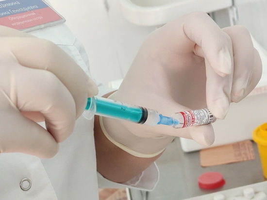 Более 20 тысяч военных в Бурятии повторно вакцинируют от ковида