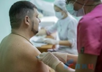 В столице ЛНР доступны для первичной и повторной вакцинации препараты российского производства, сообщили в ЛРКП