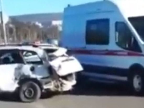 В Братске в ДТП со скорой попала 74-летняя автоледи