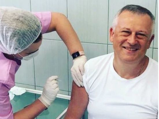 Дрозденко объяснил на личном примере, зачем нужна вакцинация от COVID-19