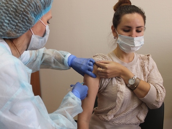В Курске расположенные в торговых центрах пункты вакцинации меняют время работы