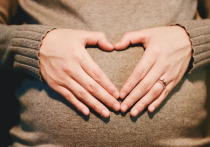 Исследование показало, что у беременных и кормящих женщин уровень антител после первой дозы вакцины от COVID-19 не такой высокий, как у женщин, не являющихся матерями