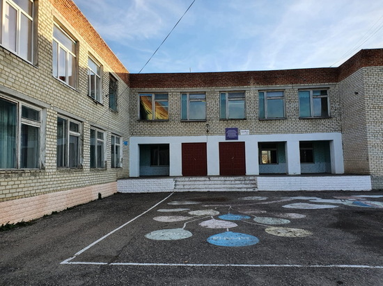 Реорганизация двух школ в одну вызвала яростный протест родителей учеников в Самойловке