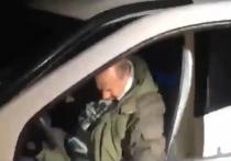 Депутат от КПРФ Валерий Рашкин объяснил, что тушу лося, с которой его задержали полицейские, нашел в лесу и положил в багажник автомобиля, чтобы отвезти в полицию