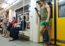 Эксперты обсуждают возможность запретить пассажирам общественного транспорта прослушивать аудио на смартфоне без использования наушников, поскольку это мешает комфортной поездке других пассажиров