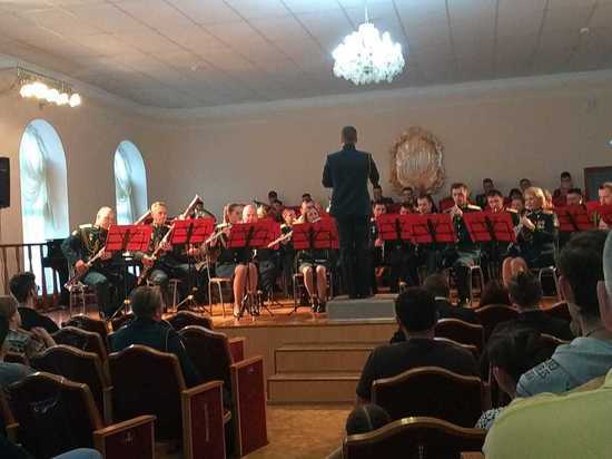 В Хабаровске военный оркестр творчески почтил  память дирижера Семена Чернецкого