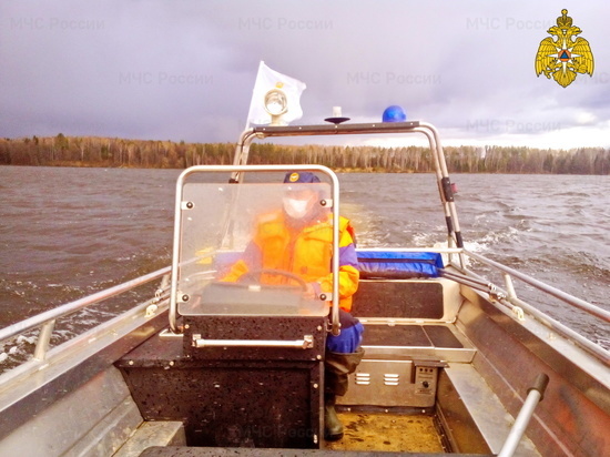 Патрули МЧС вышли в рейды на водоемы 8 районов Смоленской области