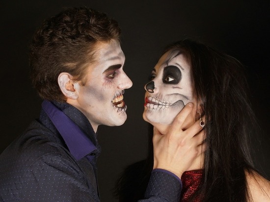 Новосибирцы скупили костюмы Чумного доктора и Фредди Крюгера на Хэллоуин