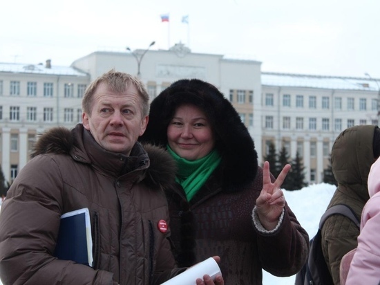 Будучи юристом, Оксана Владыка активно участвовала в кампаниях кандидатов-«яблочников»