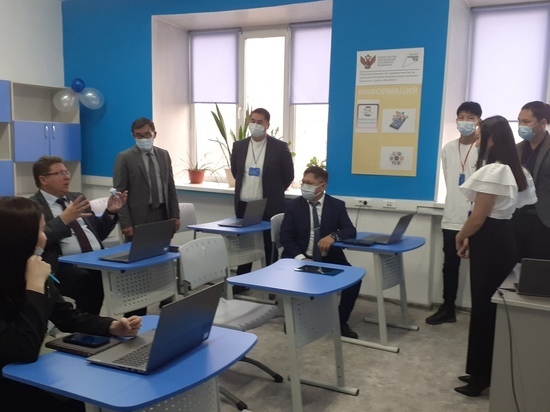 В Кызыле открыли центр цифрового образования детей «IT-КУБ»