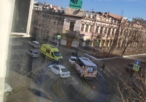 На перекрестке улиц Анохина и Полины Осипенко произошло столкновение ГАЗели Next и легкового автомобиля Toyota Corolla