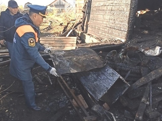Гараж и надворные постройки полностью сгорели на станции в Оловяннинском районе