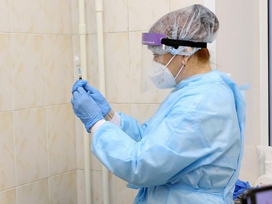 Более трети населения Кемерова поставили вакцину от коронавируса