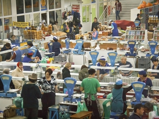 Центральный рынок в Улан-Удэ впустил невакцинированных от ковида