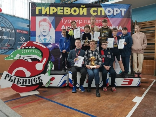 Юные калужские гиревики завоевали 13 медалей на турнире в Рыбинске