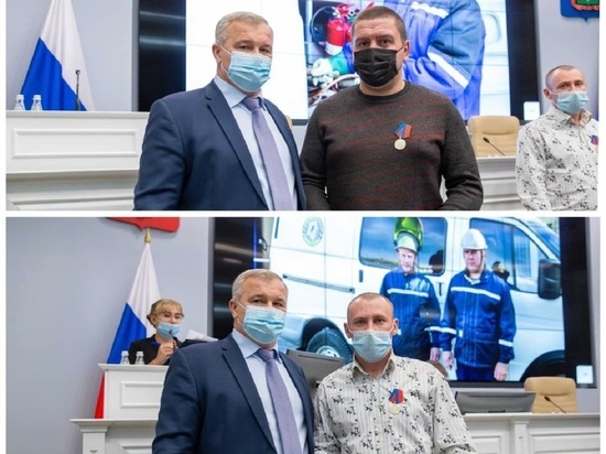 Бригаду энергетиков из Кузбасса наградили за спасение на пожаре многодетной семьи