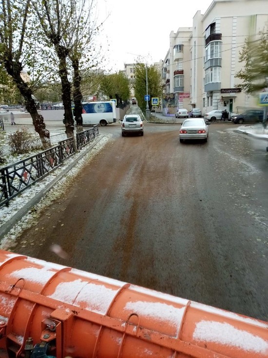 В Улан-Удэ коммунальщики устранили последствия снега