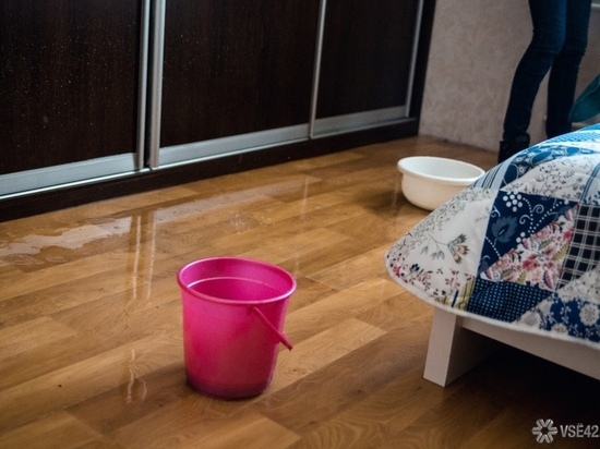 Женщина отсудила у соседа почти полмиллиона рублей за затопленную горячей водой квартиру в Кузбассе
