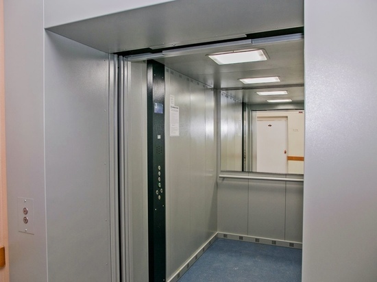 В больницах Владимирской области поменяли лифты