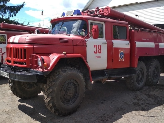 Растопленная печь в бане стала причиной возгорания в Смоленской области