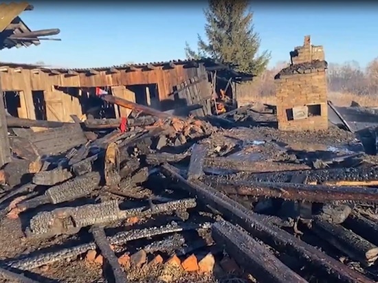 Тела двух детей нашли при тушении пожара в Камышловском районе