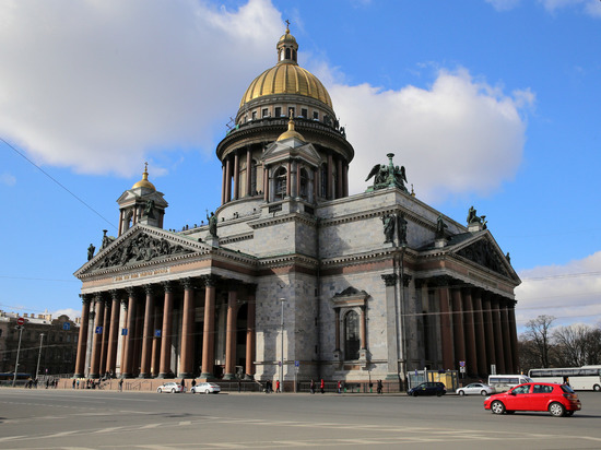 Почему храмы Петербурга решили не вводить QR-коды и другие ограничения