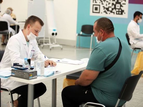 Инфекционист Чуланов назвал неправильной выдачу QR-кодов неофициально переболевшим