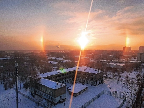 Морозное гало появилось в небе над Новосибирском утром 3 ноября